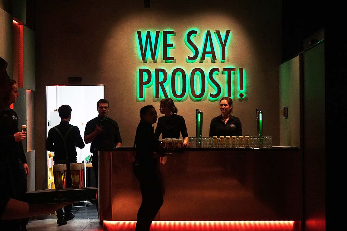 We say proost sign.
